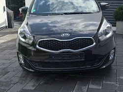 Schwarz Gebraucht 2016 Kia Carens DREAM-TEAM Edition Van / Kleinbus | 8.900 € (Fairer Preis)