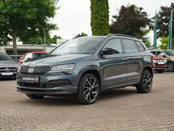Quarzgrau metallic Gebraucht 2020 Skoda Karoq SportLine SUV | 25.889 € (Fairer Preis)
