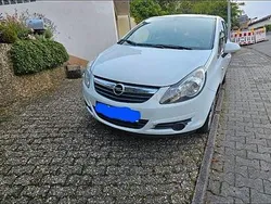 Weiß Gebraucht 2011 Opel Corsa Selection Kleinwagen | 3.700 € (Fairer Preis)