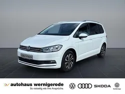 Weiß Gebraucht 2021 VW Touran Active Van / Kleinbus | 29.939 € (Fairer Preis)