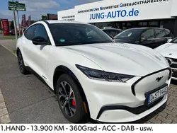 Weiß Gebraucht 2022 Ford Mustang Mach-E Premium SUV | 33.990 € (Guter Preis)