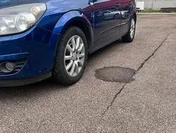 Blau Gebraucht 2004 Opel Astra Kleinwagen | 1.720 €