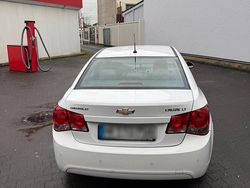 Weiß Gebraucht 2010 Chevrolet Cruze Limousine | 2.500 € (Etwas zu teuer)