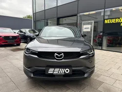 Grau Gebraucht 2022 Mazda MX30 Comfort SUV | 15.850 € (Guter Preis)
