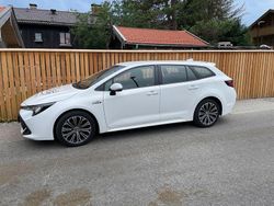 Weiß Gebraucht 2021 Toyota Corolla Kombi | 19.800 € (Guter Preis)