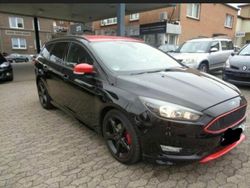 Schwarz Gebraucht 2016 Ford Focus ST-Line Kombi | 6.990 € (Guter Preis)