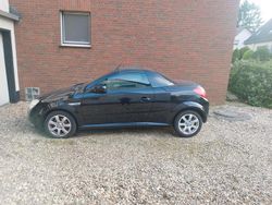 Schwarz Gebraucht 2006 Opel Tigra Cabrio | 2.000 € (Fairer Preis)