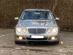 Grau Gebraucht 2008 Mercedes E200 Classic Limousine | 8.000 € (Fairer Preis)