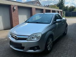 Silber Gebraucht 2009 Opel Tigra Cabrio | 2.850 €