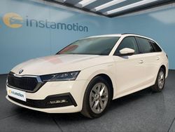 Weiß Gebraucht 2022 Skoda Octavia Kombi | 21.599 € (Guter Preis)