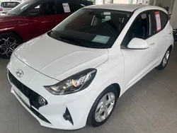 Polar white / sol Gebraucht 2022 Hyundai i10 Edition 30 Kleinwagen | 12.890 € (Fairer Preis)