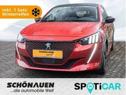 Rot Gebraucht 2021 Peugeot e-208 GT Kleinwagen | 18.490 € (Fairer Preis)