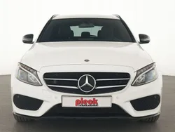 Weiß Gebraucht 2017 Mercedes C200 AMG line Limousine | 21.590 € (Fairer Preis)