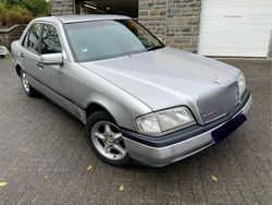 Silber Gebraucht 1996 Mercedes C180 Limousine | 1.800 € (Guter Preis)