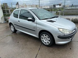Silber Gebraucht 2004 Peugeot 206 Kleinwagen | 1.300 €