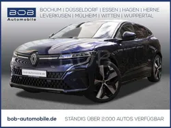 Blau Gebraucht 2023 Renault Mégane Techno Limousine | 26.444 € (Guter Preis)