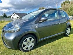 Grau Gebraucht 2006 Toyota Aygo City Kleinwagen | 1.200 € (Guter Preis)