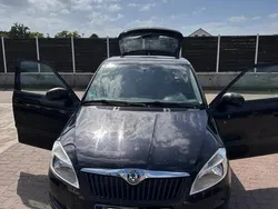 Schwarz Gebraucht 2010 Skoda Fabia Kleinwagen | 2.400 € (Guter Preis)