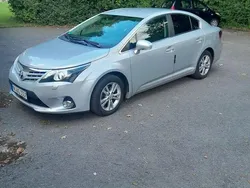 Silber Gebraucht 2012 Toyota Avensis Edition Limousine | 9.000 € (Fairer Preis)