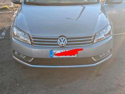 Silber Gebraucht 2013 VW Passat Limousine | 12.000 € (Teuer)