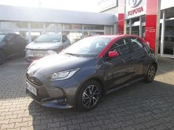 Marlingrau metallic, dach tokio fusion Gebraucht 2021 Toyota Yaris Hybrid Basis | 20.500 € (Guter Preis)