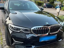 Schwarz Gebraucht 2019 BMW 330 Luxury Line Kombi | 29.500 € (Fairer Preis)