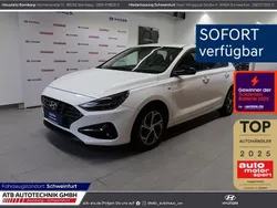 Weiss Gebraucht 2020 Hyundai i30 Intro Edition Limousine | 18.640 € (Fairer Preis)