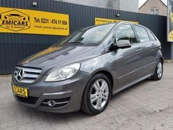 Grau Gebraucht 2008 Mercedes B200 Van / Kleinbus | 3.190 €