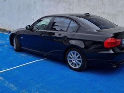 Schwarz Gebraucht 2011 BMW 320 Limousine | 9.900 €
