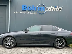 Grau Gebraucht 2024 BMW i5 Sport Line Limousine | 50.980 € (Guter Preis)