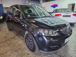 Schwarz Gebraucht 2006 Mazda 2 Active Kleinwagen | 2.750 € (Fairer Preis)