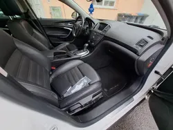 Weiß Gebraucht 2011 Opel Insignia Sport Kombi | 6.900 € (Fairer Preis)