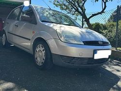 Silber Gebraucht 2003 Ford Fiesta Kleinwagen | 1.700 €