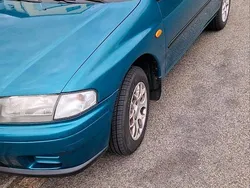 Blau Gebraucht 1998 Mazda 323F Limousine | 700 €