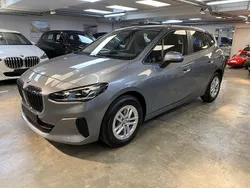 Grau Gebraucht 2023 BMW 218 Active Tourer Luxury Line Van / Kleinbus | 27.650 € (Superpreis)