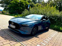 Grau Gebraucht 2020 Mazda 3 Kleinwagen | 14.000 €