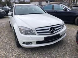 Weiß Gebraucht 2009 Mercedes C220 Avantgarde Limousine | 6.900 € (Etwas zu teuer)