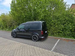 Schwarz Gebraucht 2015 VW Caddy Van / Kleinbus | 14.100 € (Teuer)