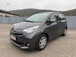 Grau Gebraucht 2013 Toyota Verso-S Comfort Van / Kleinbus | 4.900 € (Fairer Preis)
