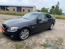 Schwarz Gebraucht 2009 BMW 330 Limousine | 12.000 € (Teuer)