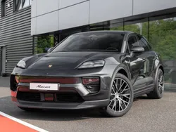 Vulkangraumetallic Neu 2025 Porsche Macan SUV | 93.990 €