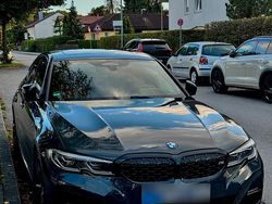Grau Gebraucht 2019 BMW 330 M Sport Limousine | 33.900 €