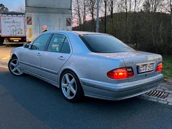 Silber Gebraucht 2000 Mercedes E320 Limousine | 8.500 € (Teuer)