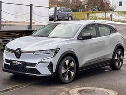 Grau Gebraucht 2022 Renault Megane E-Tech Equilibre Limousine | 17.899 € (Guter Preis)