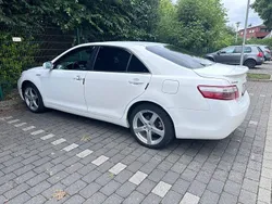Weiß Gebraucht 2007 Toyota Camry Hybrid Limousine | 4.500 €