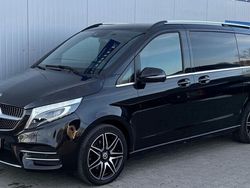 Obsidianschwarz metallic Gebraucht 2020 Mercedes V250 AMG line Van / Kleinbus | 61.999 €