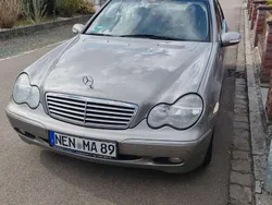 Gold Gebraucht 2002 Mercedes C200 Classic Limousine | 1.800 € (Fairer Preis)