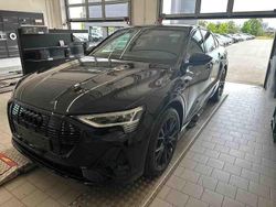 Mythosschwarz metallic Gebraucht 2022 Audi e-tron Sportback Black Edition SUV | 38.950 € (Fairer Preis)