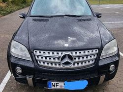 Schwarz Gebraucht 2008 Mercedes ML320 Style SUV | 9.500 €