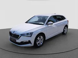 Candyweiss Gebraucht 2020 Skoda Scala Ambition Kleinwagen | 20.540 € (Fairer Preis)